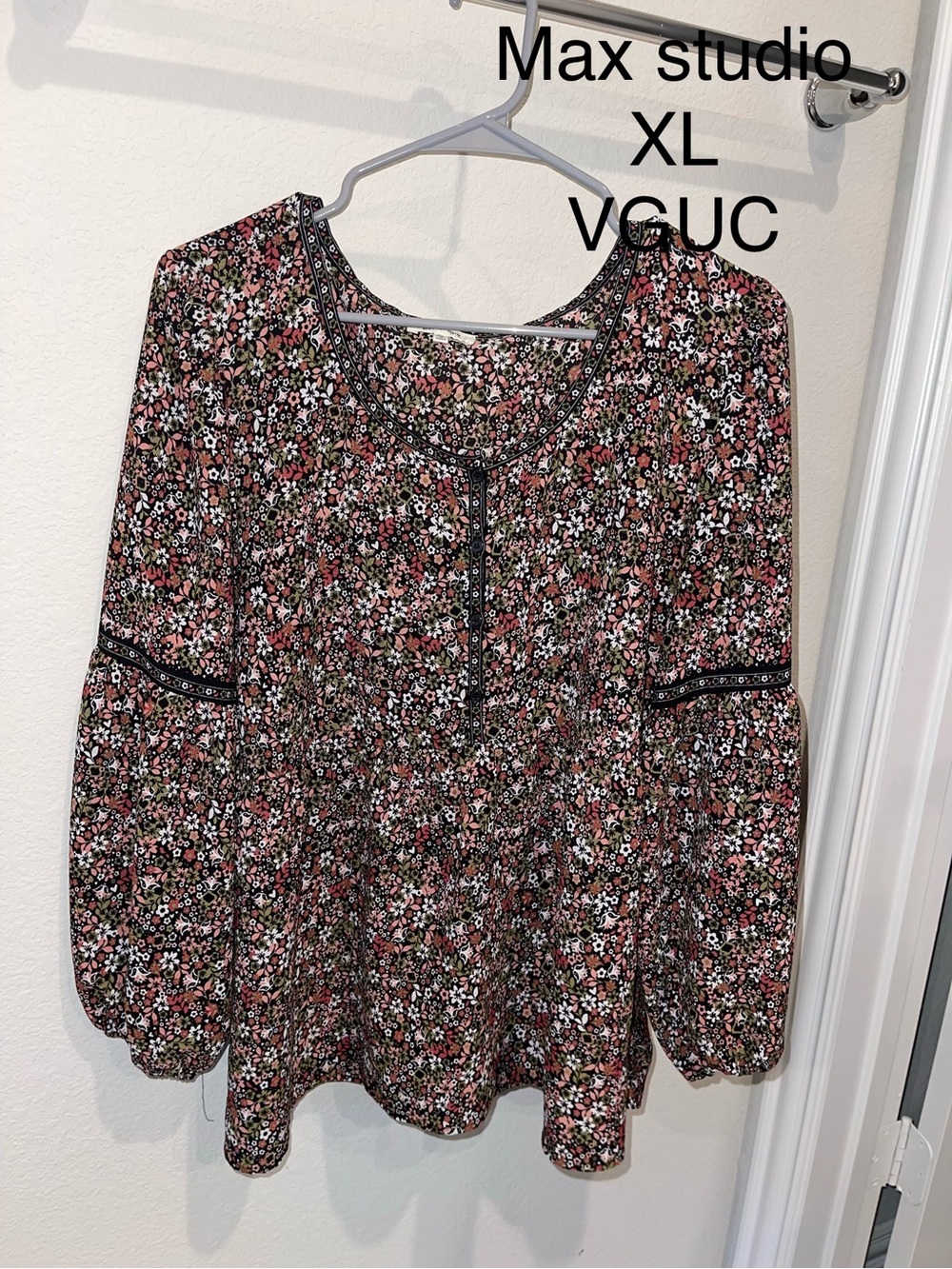 Max studio top blouse